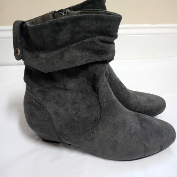 Faux Suede Ankle Boots Slight Heeled Zippered Gray - Picture 2 of 9